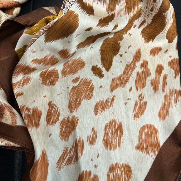 Piper K | Animal Print Themed Scarf - Picture 4 of 5